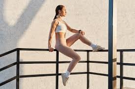 费兰-托雷斯帽子戏法领衔，巴尔吉首球惊艳：巴萨三将书写拉卡图哈尔之夜