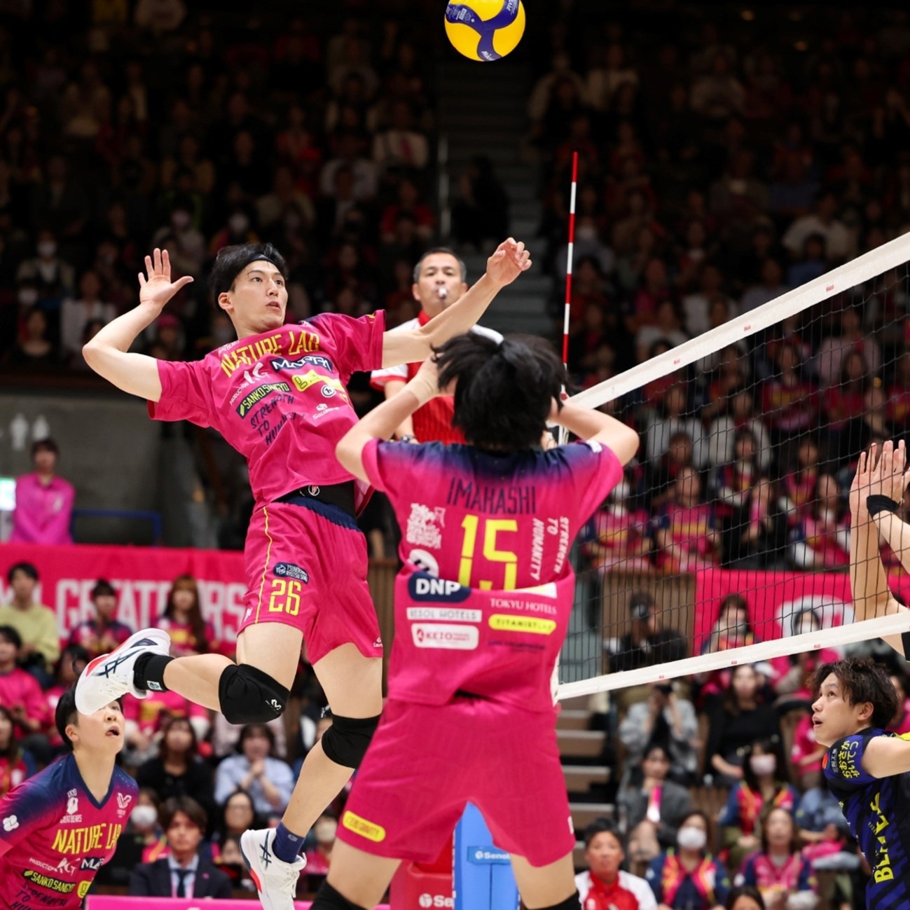 ​​​​​​​​​中国，最遗憾的乒乓球运动员，首先是“两王一马”，三人相互制约，都与大满贯无缘。其次是女乒的刘诗雯和陈梦。